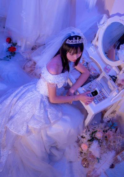 朋友家的妻子